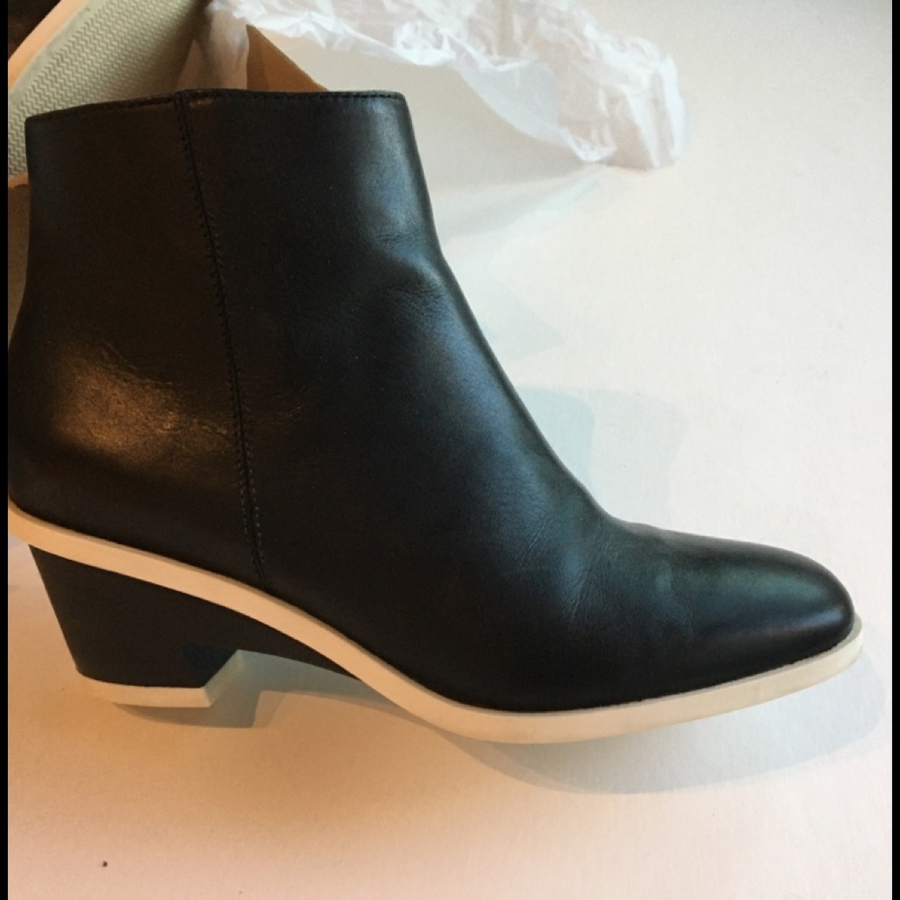 Camper Bootie
